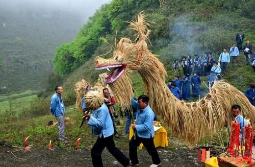 中华56个民族之布依族简介